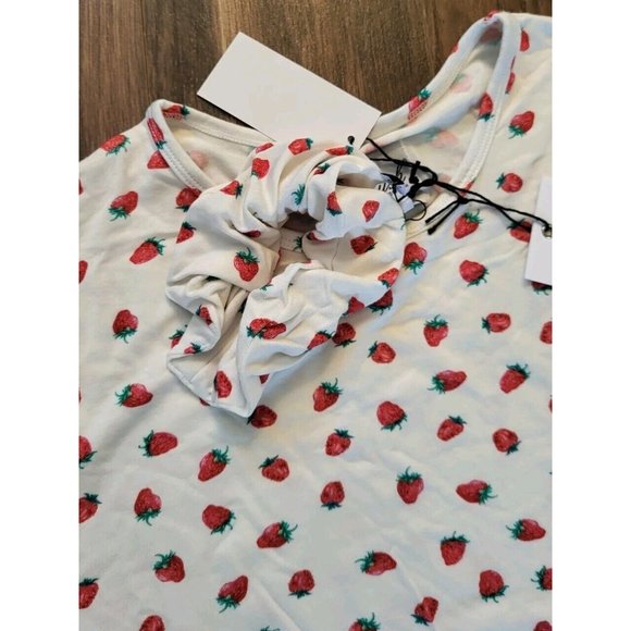 New Plush Apparel 2 Pc Pajama Set Strawberries Short Sleeve Long Oants Sz M - Picture 6 of 10